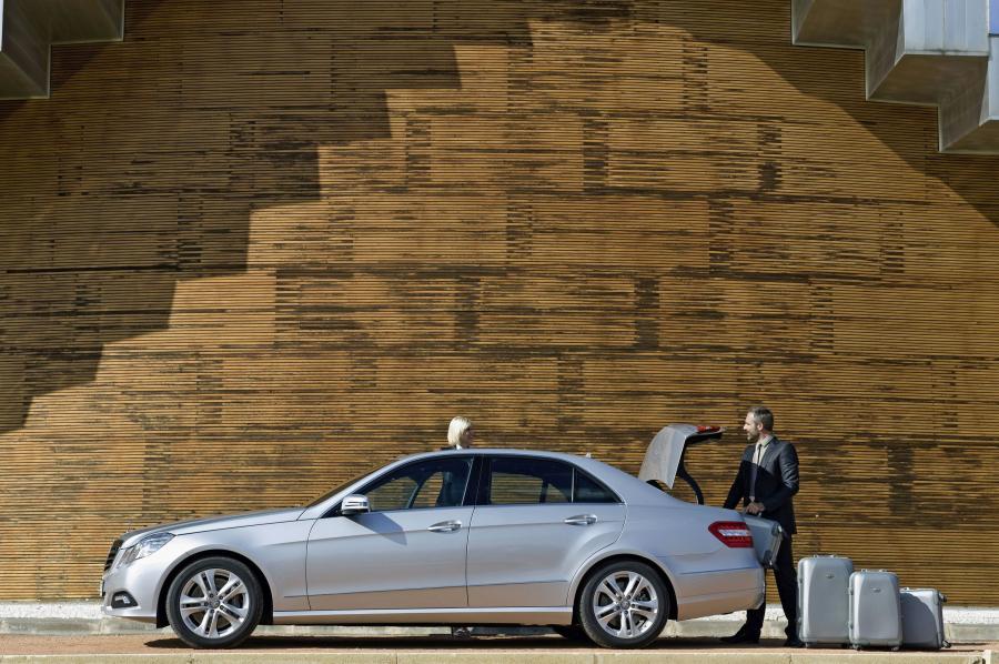  Mercedes-Benz E-Class 2010 года  (фото 118 из 128)
